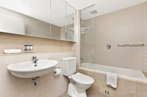 Glenelg Beach Studio - Tourism Caloundra 14