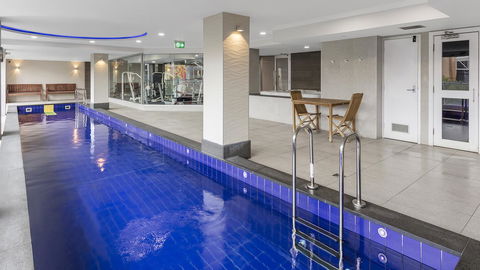 Oaks Adelaide Embassy Suites - Tourism Caloundra 6