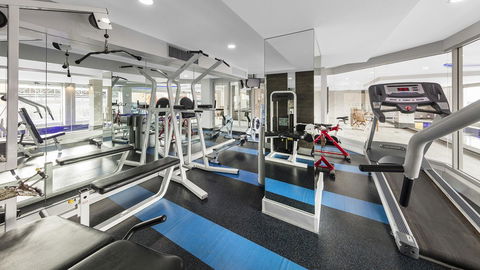 Oaks Adelaide Embassy Suites - Tourism Caloundra 5