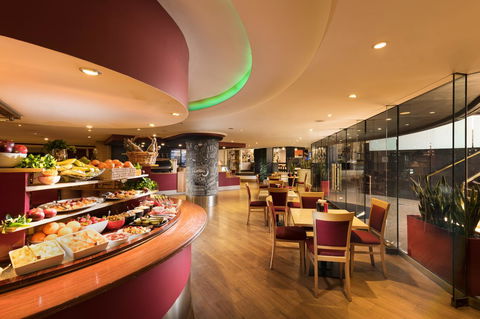 Stamford Plaza Adelaide - Tourism Caloundra 3