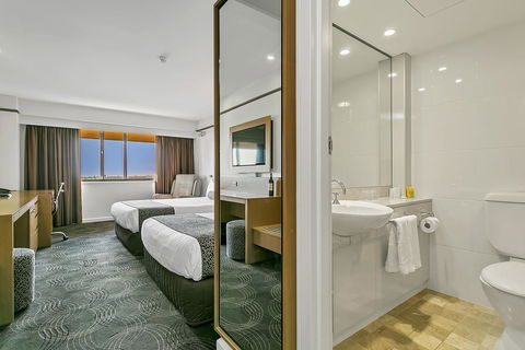 Stamford Plaza Adelaide - Tourism Caloundra 34