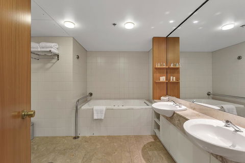 Stamford Plaza Adelaide - Tourism Caloundra 29