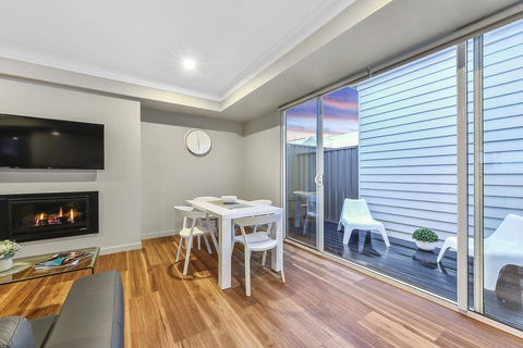Aloha Central Luxury Apartments - Tourism Caloundra 24