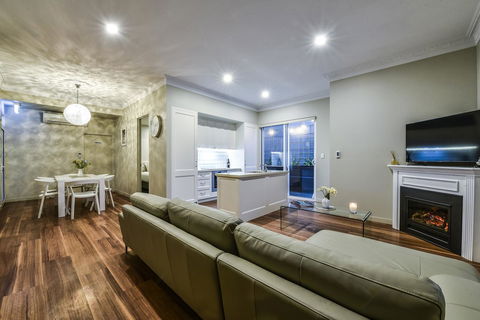 Aloha Central Luxury Apartments - Tourism Caloundra 8