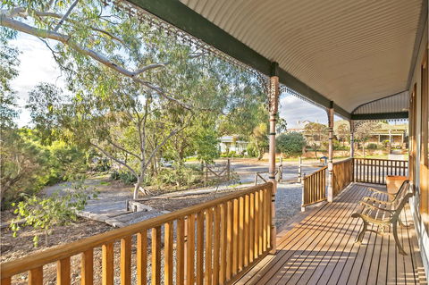 Rustic On 13th - Tourism Caloundra 20