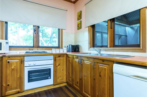 Rustic On 13th - Tourism Caloundra 6