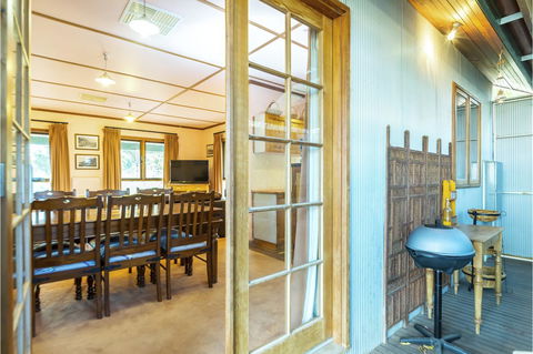 Rustic On 13th - Tourism Caloundra 11