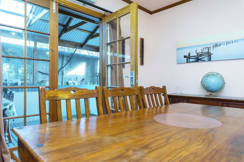 Rustic On 13th - Tourism Caloundra 15
