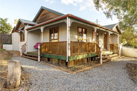 Rustic On 13th - Tourism Caloundra 17