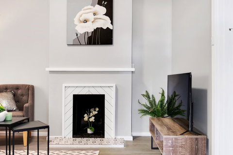 Cute And Cosy - Events, Workers, Getaways - Tourism Caloundra 2