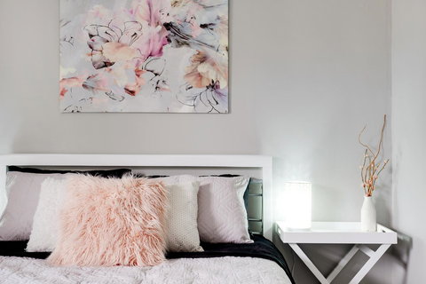 Cute And Cosy - Events, Workers, Getaways - Tourism Caloundra 1