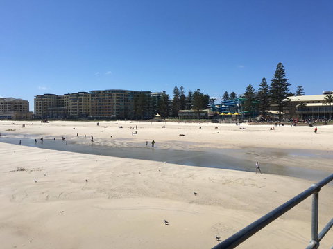 Beachside Luxury Getaway In Glenelg - Tourism Caloundra 16