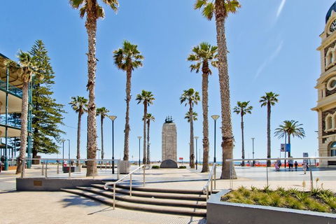 Glenelg Oasis Studios - Tourism Caloundra 5