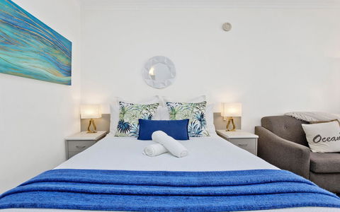 Glenelg Oasis Studios - Tourism Caloundra 3