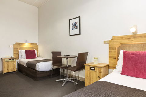 Adelaide Paringa - Tourism Caloundra 11