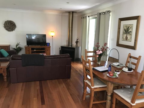 Ghost Hill Road Retreat - Tourism Caloundra 6