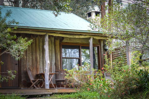 Ghost Hill Road Retreat - Tourism Caloundra 9