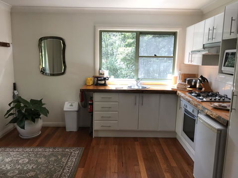 Ghost Hill Road Retreat - Tourism Caloundra 7