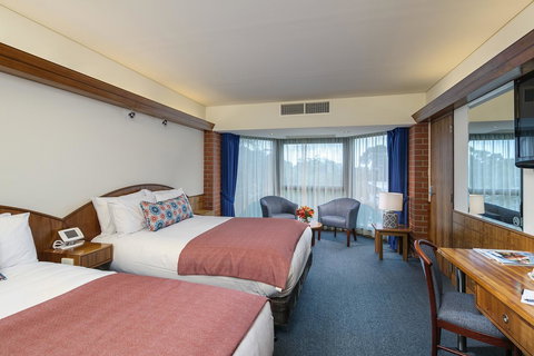 Arkaba Hotel - Tourism Caloundra 1