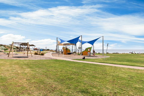 Maslin Beach Getaway - Tourism Caloundra 18