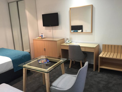 Ensenada Motor Inn And Suites - Tourism Caloundra 10