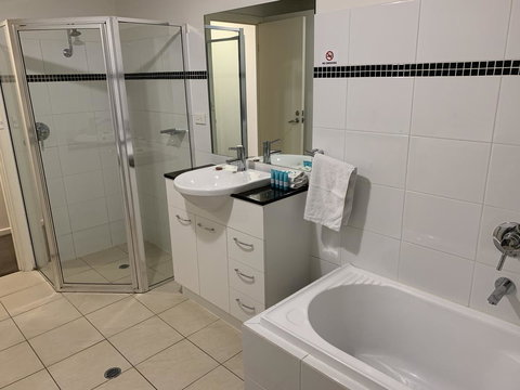 Ensenada Motor Inn And Suites - Tourism Caloundra 25