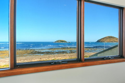 Franklin Beachfront Apartments - Tourism Caloundra 12