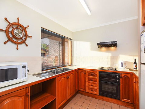 Franklin Beachfront Apartments - Tourism Caloundra 9