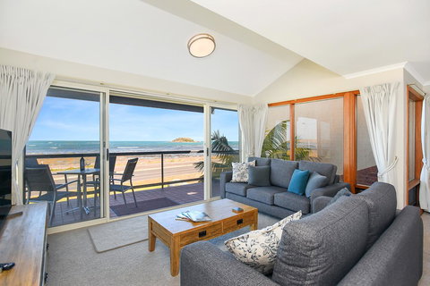 Franklin Beachfront Apartments - Tourism Caloundra 6