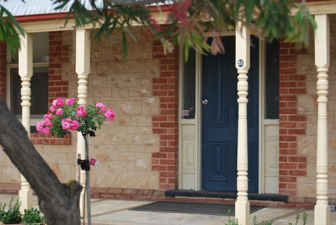 Jacaranda Cottage - Tourism Caloundra 0