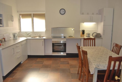Jacaranda Cottage - Tourism Caloundra 3