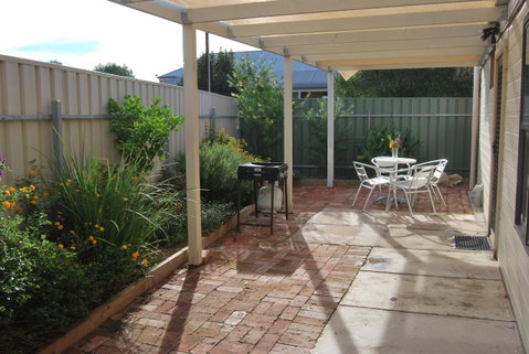 Jacaranda Cottage - Tourism Caloundra 5