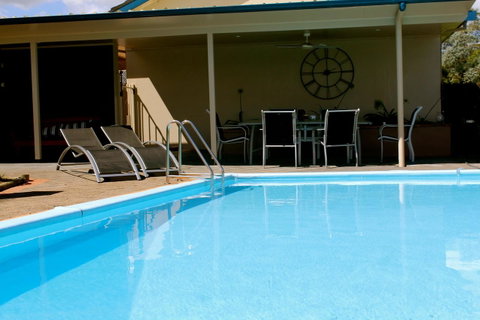 Isis Motel Scone - Tourism Caloundra 1