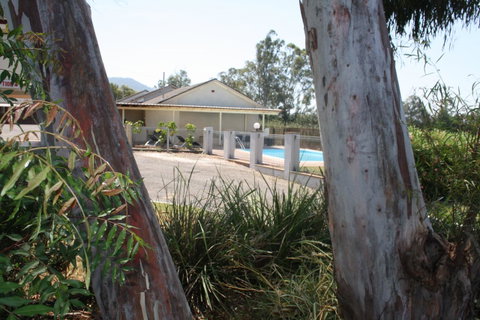 Isis Motel Scone - Tourism Caloundra 4