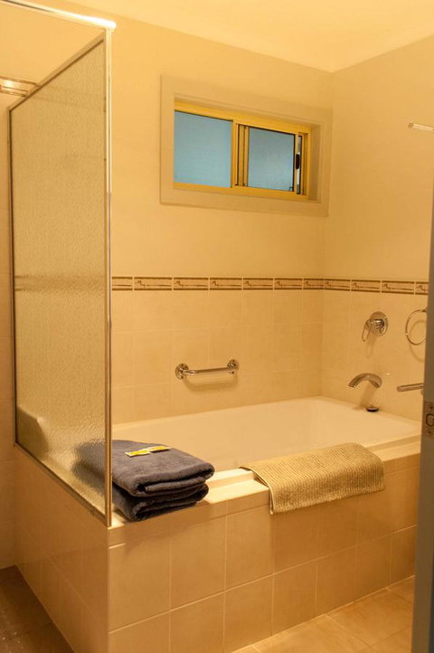 Admirals Inn - Tourism Caloundra 10