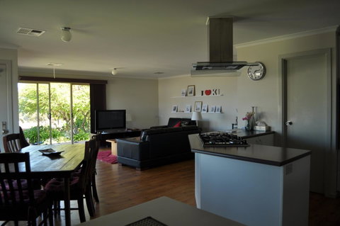 Admirals Inn - Tourism Caloundra 9