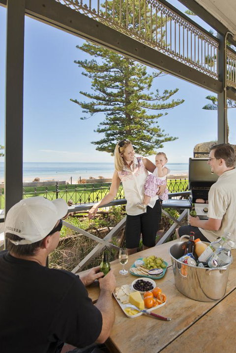 Seawall Apartments - Tourism Caloundra 9