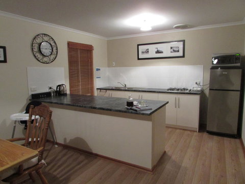 Lazy Days Cottage - Victor Harbor - Tourism Caloundra 14