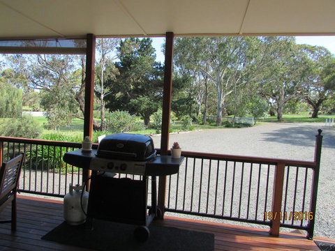 Lazy Days Cottage - Victor Harbor - Tourism Caloundra 8