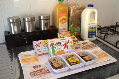 Lazy Days Cottage - Victor Harbor - Tourism Caloundra 2