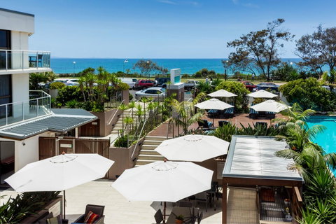 Bayview Beachfront Apartments, In Town Right On The Beach - Tourism Caloundra 11