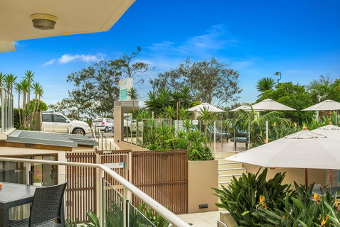 Bayview Beachfront Apartments, In Town Right On The Beach - Tourism Caloundra 13