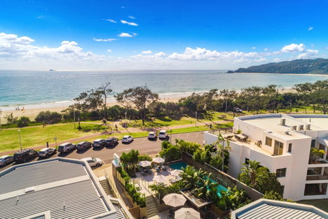 Bayview Beachfront Apartments, In Town Right On The Beach - Tourism Caloundra 3