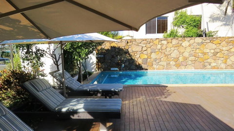Bayview Beachfront Apartments, In Town Right On The Beach - Tourism Caloundra 19