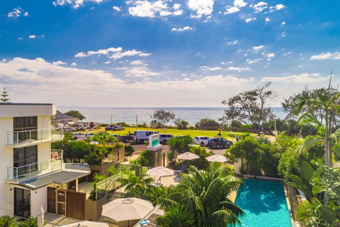 Bayview Beachfront Apartments, In Town Right On The Beach - Tourism Caloundra 27