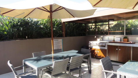 Bayview Beachfront Apartments, In Town Right On The Beach - Tourism Caloundra 23