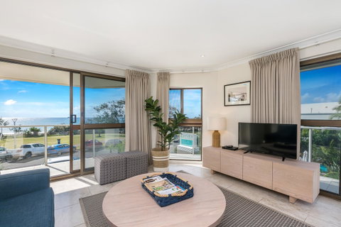 Bayview Beachfront Apartments, In Town Right On The Beach - Tourism Caloundra 36
