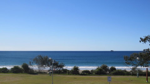 Bayview Beachfront Apartments, In Town Right On The Beach - Tourism Caloundra 28