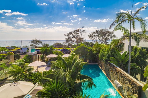 Bayview Beachfront Apartments, In Town Right On The Beach - Tourism Caloundra 0