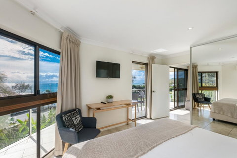 Bayview Beachfront Apartments, In Town Right On The Beach - Tourism Caloundra 33
